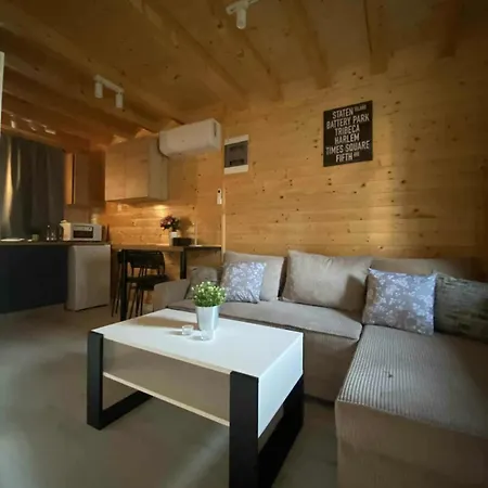 Sister's House Zator بيت للعطل